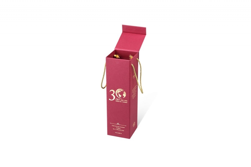 производство подарочных коробок с логотипом мелованная бумага