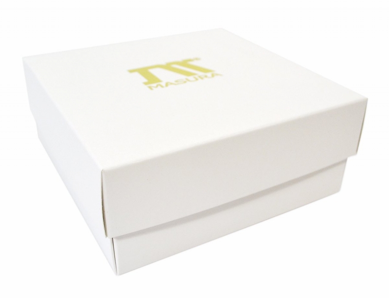 Фирменная коробка, логотип нанесен на крышку упаковки