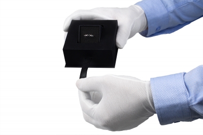 Ringorox - эксклюзивная коробка для кольца с вращающимся ложементом в Москве – производство на заказ