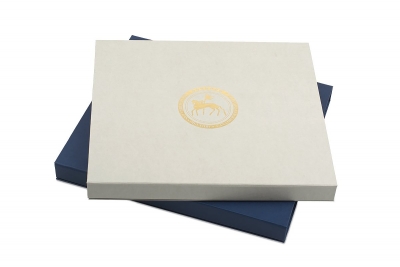 Кашированные коробки с флокированным ложементом для бизнес-сувениров в Москве – производство на заказ