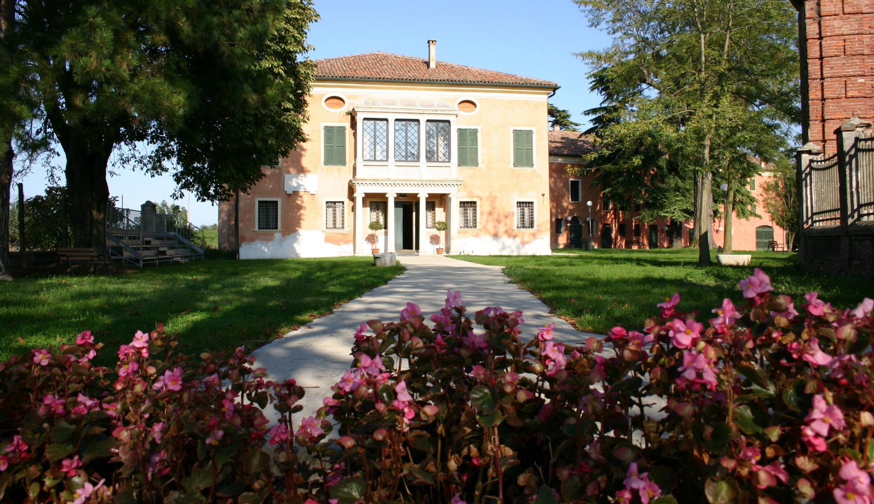 Corte Benedettina Correzzola