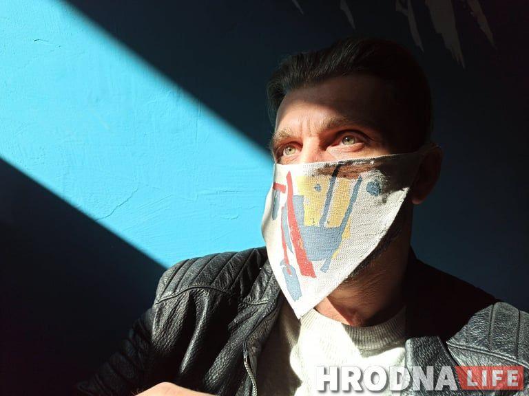 "Майстры ўбачылі, сказалі - класна!" Купі шопер, футболку або маску з "супрэматычным" прынтам і падтрымай дзіцячы хоспіс