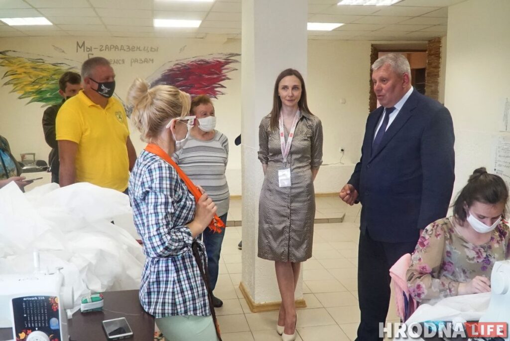 Мечыслаў Гой наведаў валанцёраў хоспіса. З марозівам і віншаваннямі