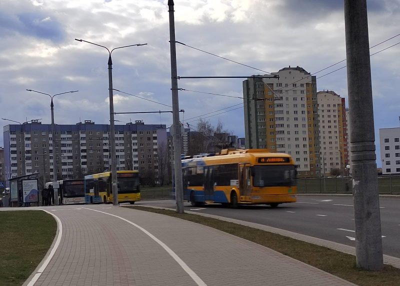 Чаму тралейбусы ў Гродне загаварылі па-руску? Гродзенка спыталася ў транспартнікаў і атрымала адказ