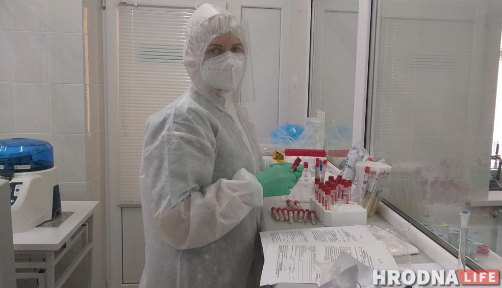 «Скорей заразишься в магазине, чем в лаборатории». Как делают тесты на COVID-19 в Гродненском аграрном университете