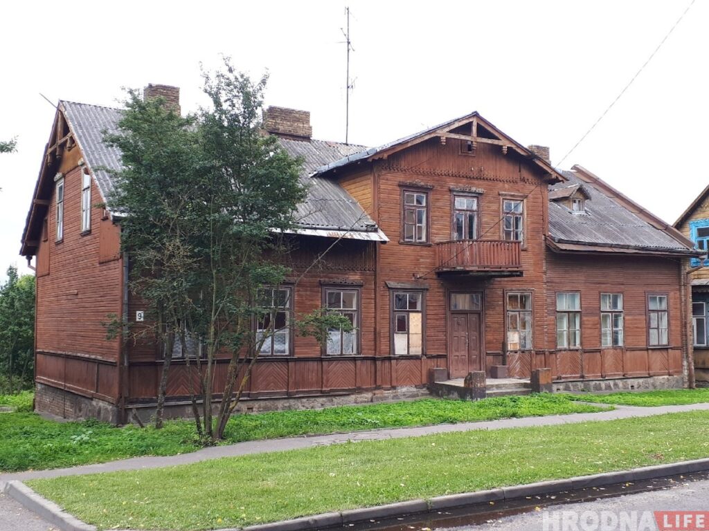 На аукцион выставили три дома в гродненском Новом свете. Что там может появиться?