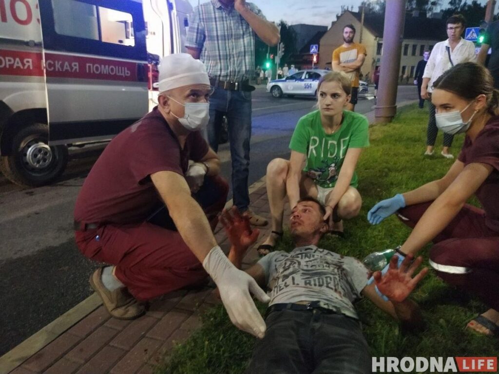 «Мы любого убьем, но вам город не отдадим». О чем рассказали гродненцы, пришедшие снимать побои в судмедэкспертизу