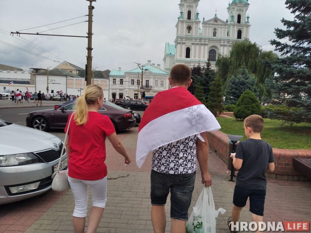 Две недели протестов: 12 000 гродненцев вышли на митинг