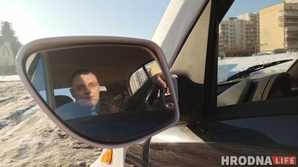 Электромобиль из Китая, а идея своя. Предприниматель из Гродно хочет сделать город экологичным и покорить мир