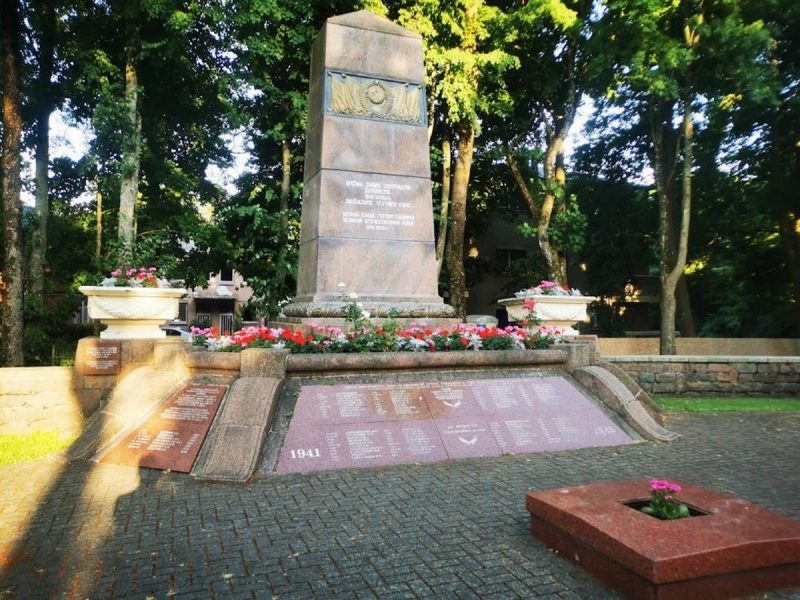 Снесённые в Литве памятники советским солдатам отправят в парк под Друскининкаем
