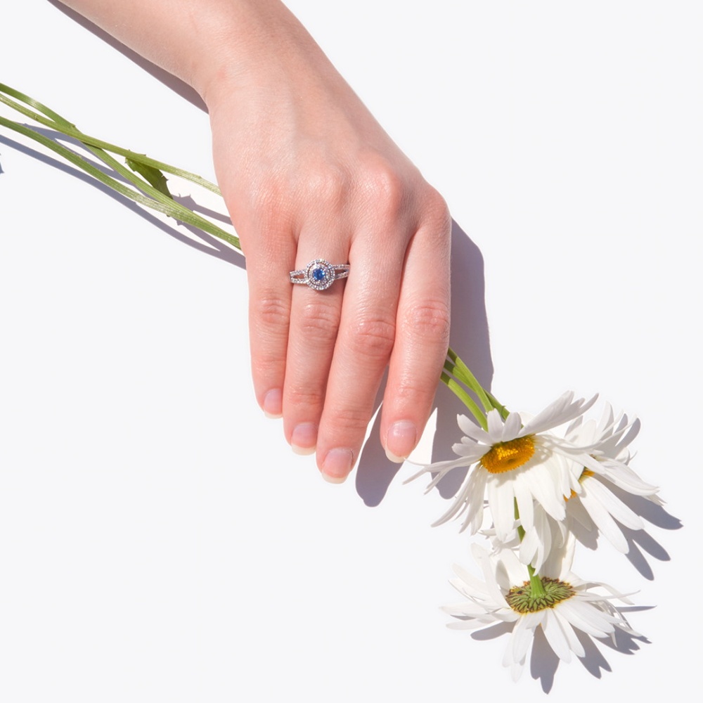 Кольцо с сапфиром и бриллиантами из белого золота 585 пробы — Flymi.ru
