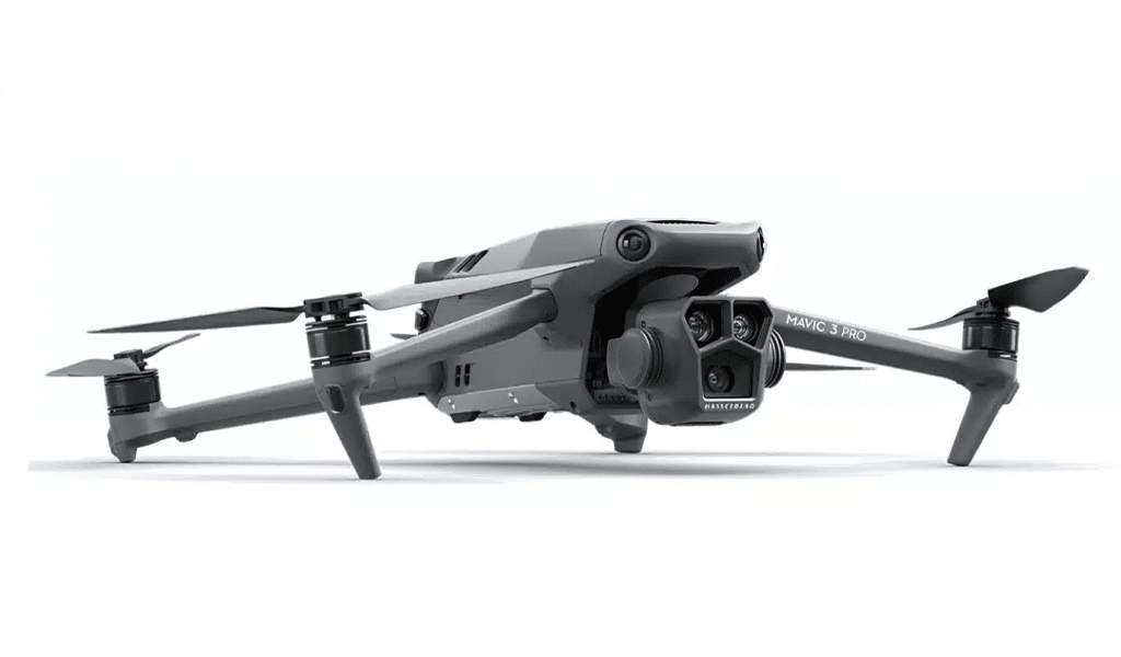 //cdn.optipic.io/site-104113/catalog/razvlechenie_sport_i_otdykh/kvadrokoptery/dji/dji_mavic/mavic_3/11943/новый дрон dji mavic 3 pro.png //cdn.optipic.io/site-104113/catalog/razvlechenie_sport_i_otdykh/kvadrokoptery/dji/dji_mavic/mavic_3/11943/новый дрон dji mavic 3 pro.png