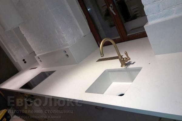 Кварцевая столешница из Caesarstone 5141 Frosty Carrina