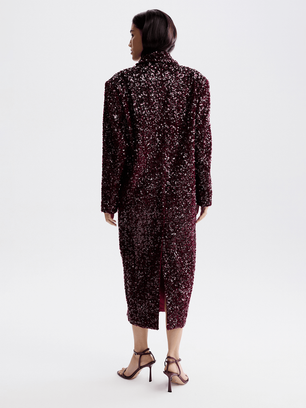 картинка пальто с пайетками от магазина truered.ru (ex-SOLO·U)