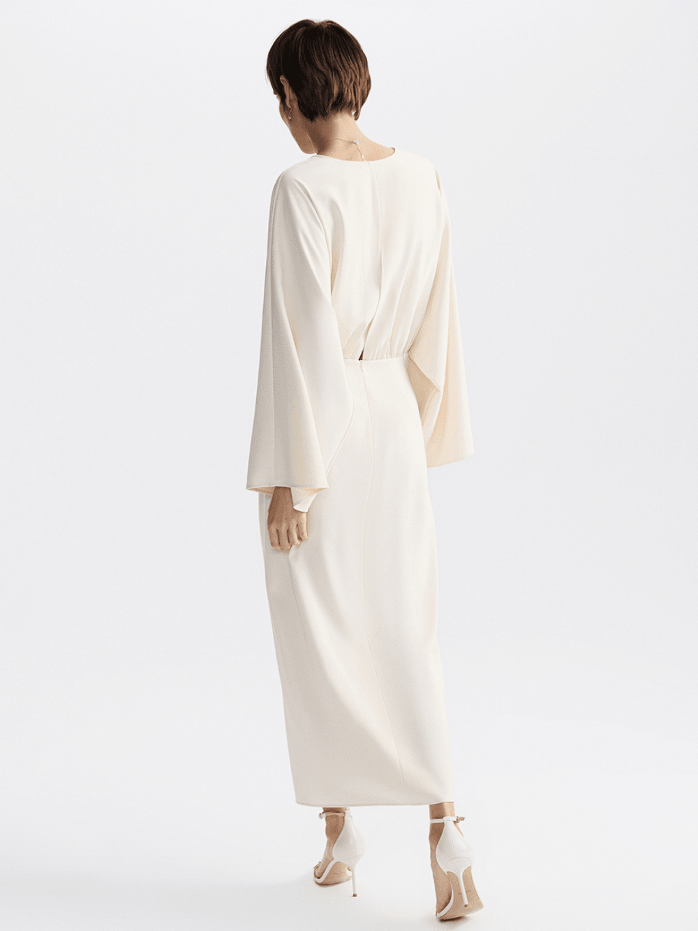 картинка платье с драпировкой и разрезами от магазина truered.ru (ex-SOLO·U)