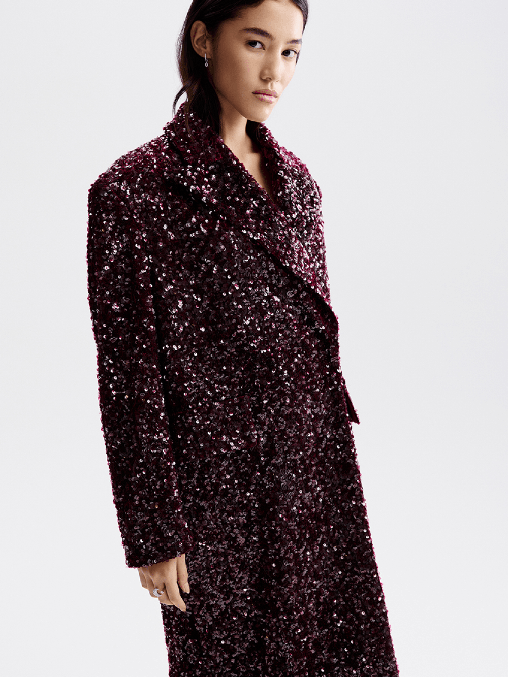 картинка пальто с пайетками от магазина truered.ru (ex-SOLO·U)