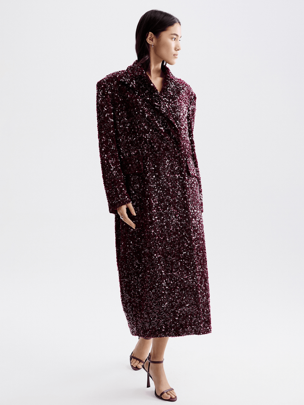 картинка пальто с пайетками от магазина truered.ru (ex-SOLO·U)