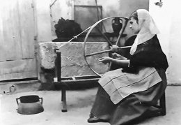 Spinning Yarns in Traditional Mallorcan Culture"
