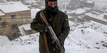 Талибан объявил о планах наказывать женщин избиением камнями
