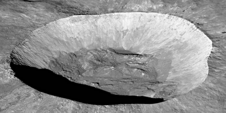 Обнаруженный рядом с Землей астероид оказался выбитым фрагментом Луны