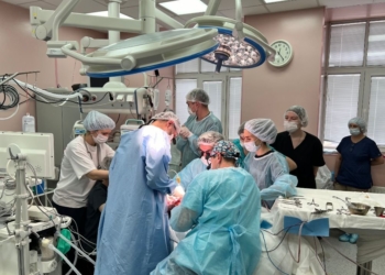 Петербургские врачи удалили новорожденной девочке опухоль весом более 2 кило