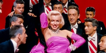 Роковой розовый: в чем секрет знаменитого платья Мэрилин Монро