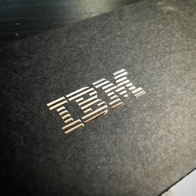 Наклейка металл под золото  IBM Наклейка металл под золото  IBM