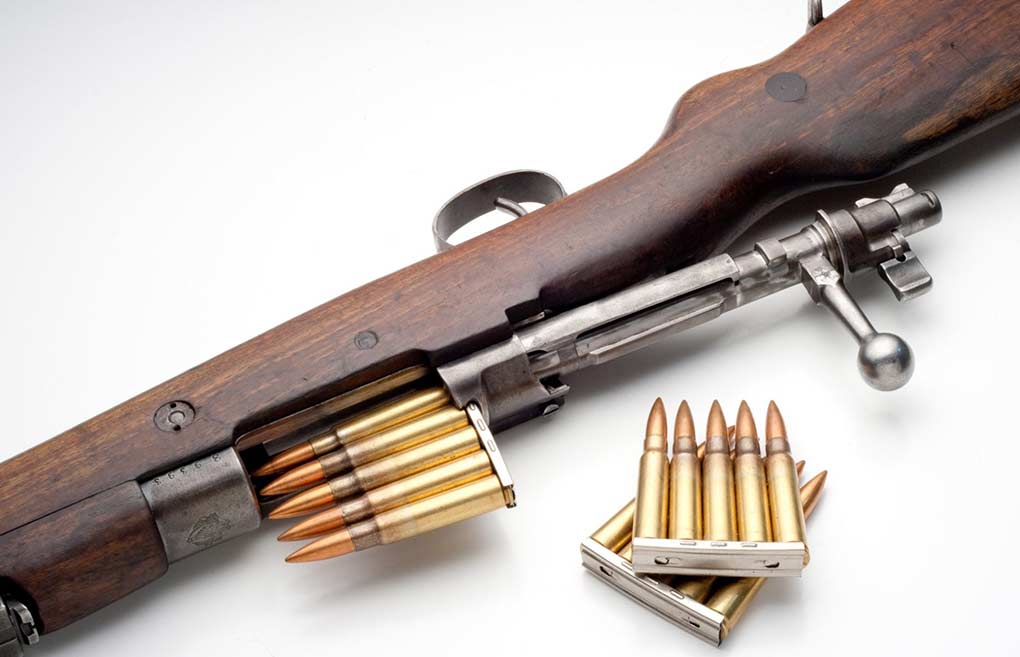 Патроны и магазин для охотничьего ружья Патроны и магазин для охотничьего ружья