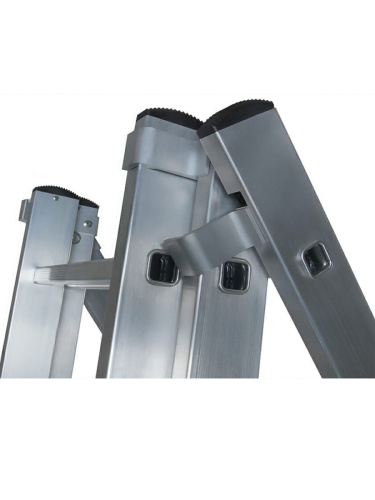 Трехсекционная лестница Alutek 3 х 8 ступеней