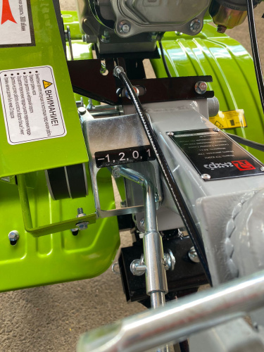 Мотоблок ПАХАРЬ ТСР820РН