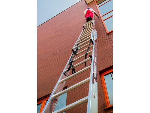 Трехсекционная лестница Krause Tribilo 3 х 12 ступеней с функцией лестничных пролетов