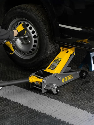 Домкрат гидравлический подкатной Denzel 3 т арт.51260
