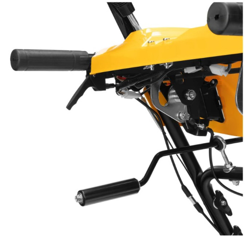 Бензиновая снегоуборочная машина Denzel SBM 610DT PRO, 212cc, гусеницы, эл.старт, блок. дифф. 97657