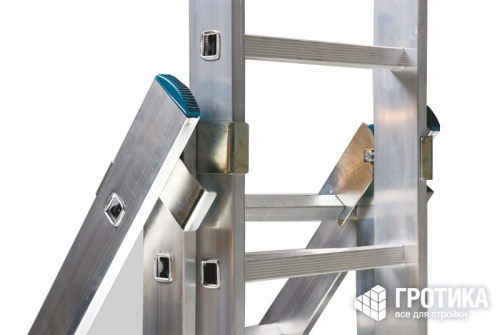 Трехсекционная лестница Alumet 3 х 7 ступеней