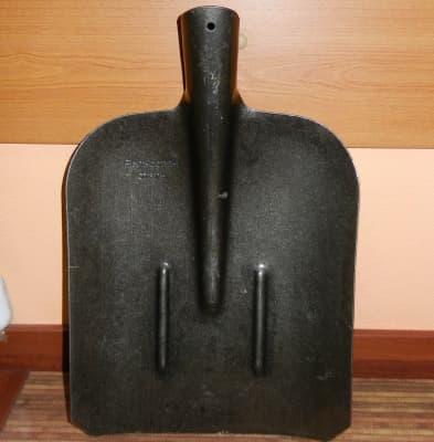 Лопата Boggi совковая