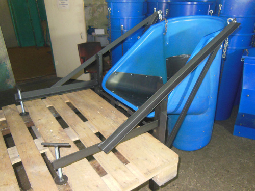 Кронштейн универсальный для мусоропровода МСКУ-600