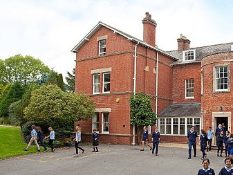 Bishopstrow College, Academic Summer Programme
