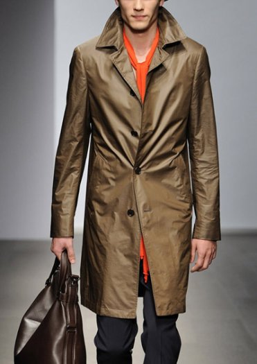 5 Things to Consider When Choosing a Leather Long Coat