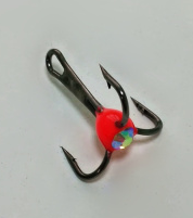 Тройник фосфор. со стразом Мустад красный №10		