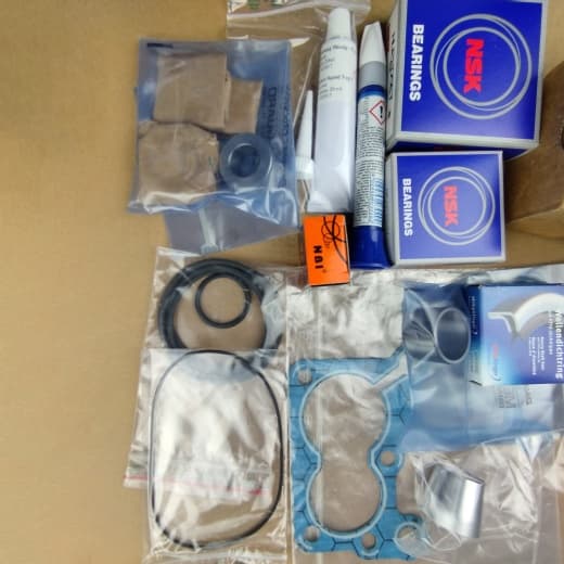 Ремкомплект подшипников и уплотнений ROTORCOMP NK40 (113922) Ремкомплект подшипников и уплотнений ROTORCOMP NK40 (113922)