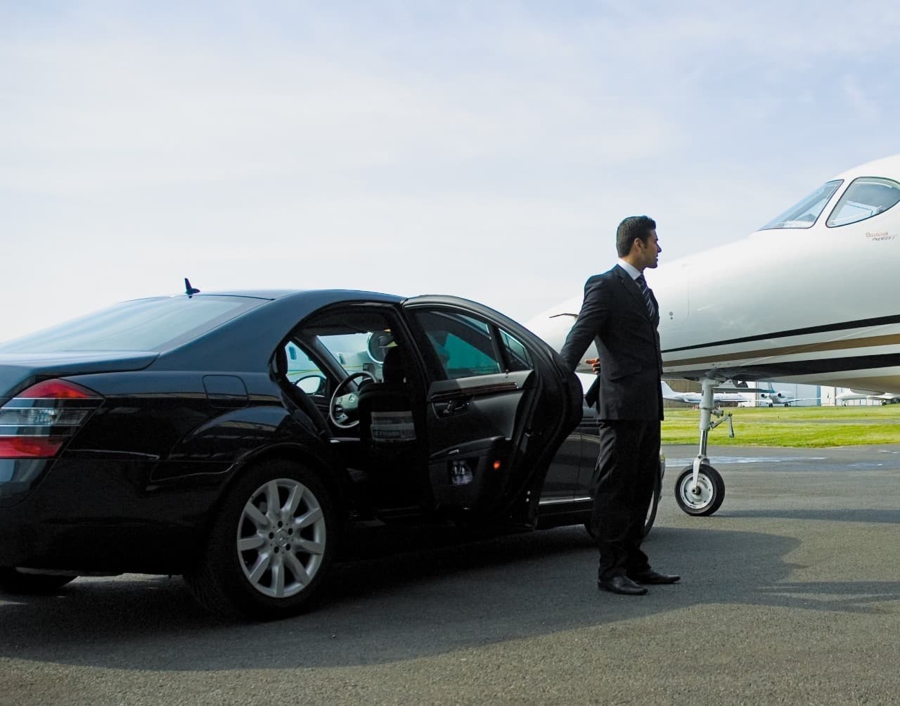 outstanding-chauffeur-service-at-a-price-you-can-afford