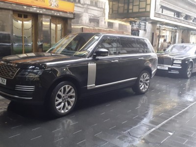 hire-range-rover-autobiography-for-business-meeting