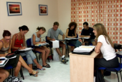 Английский язык в школе Clubclass на Мальте. Краткосрочные курсы английского языка для взрослых от 16 лет фото