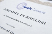Школа Anglo-Continental: подарите школьнику 10-19 лет незабываемые каникулы в Великобритании с изучением английского языка фото