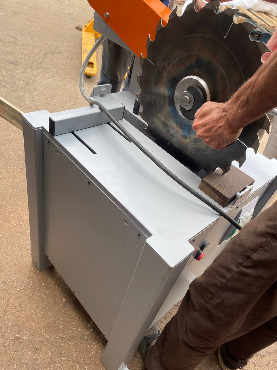 фото Станок торцовочный Астрон ДКМ 