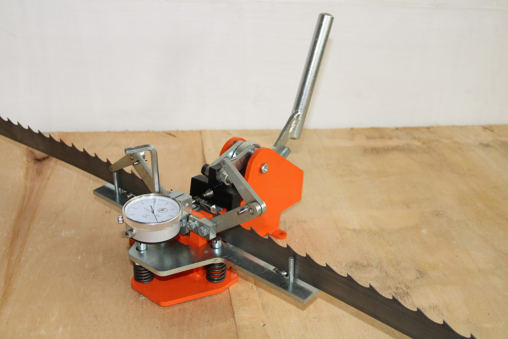 фото Разводной станок для узких ленточных пил АРС-13 