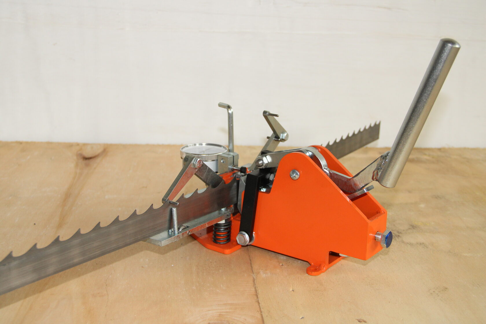 фото Разводной станок для узких ленточных пил АРС-13 