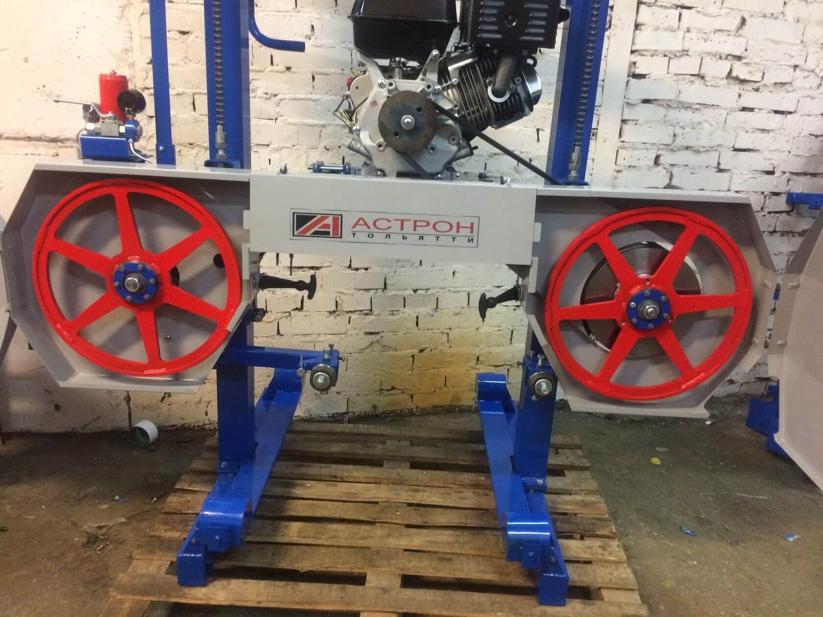 фото Бензиновая маленькая пилорама АСТРОН 9.02 