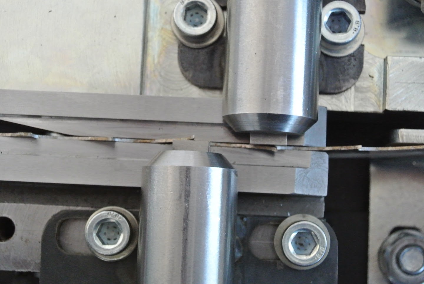 фото Разводной станок для заточки ленточных пил «RVN» 