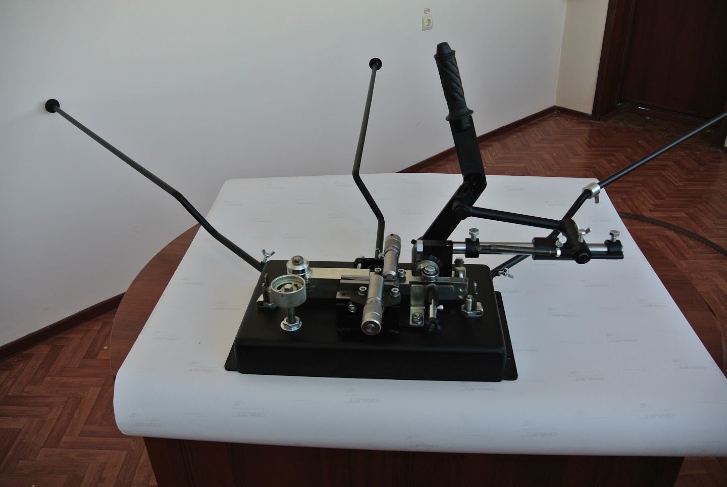 фото Разводной станок для заточки ленточных пил «RVN» 